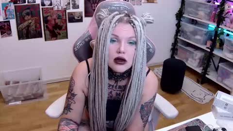 Snapshot of hannah_chaos chatting on October 2025 11:27:01 PM Hannah online show from October 2025 11:27:01 PM