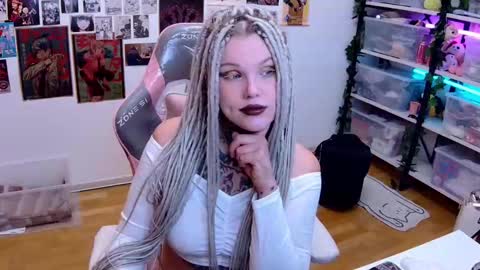 Snapshot of hannah_chaos chatting on October 2025 11:27:01 PM Hannah online show from October 2025 11:27:01 PM