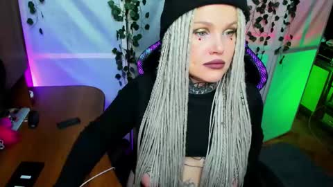 Hannah online show from November 2025 11:27:01 PM