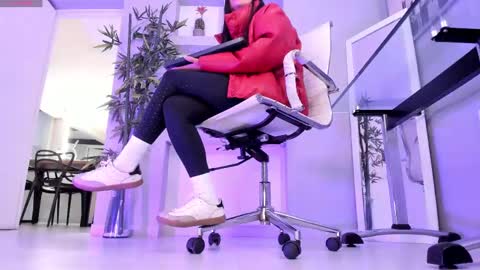 HANNAH HOWELL online show from March 2025 09:29:01 AM