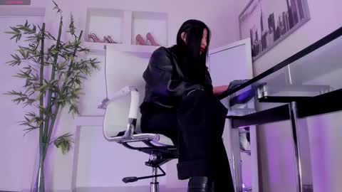 HANNAH HOWELL online show from January 2026 10:08:02 AM