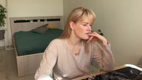 hannah levis  online show from April 2026 07:05:01 AM