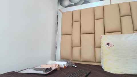 hannah_teehn online show from November 2025 07:02:02 PM