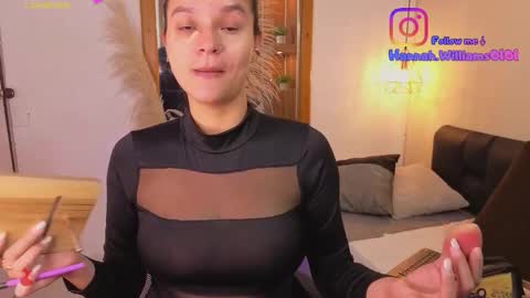 Snapshot of hannah_williams1 chatting on February 2026 03:06:01 AM Hannah Williams online show from February 2026 03:06:01 AM