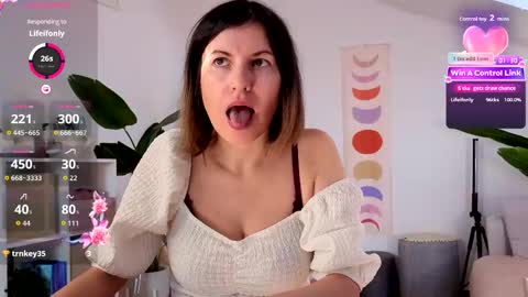 Snapshot of hannahflora chatting on April 2026 05:34:01 AM Hannah online show from April 2026 05:34:01 AM