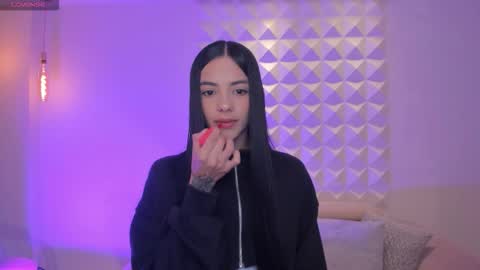 HANNAH J online show from November 2025 05:07:01 PM