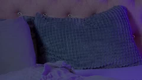 Snapshot of hannahmonttana chatting on November 2025 05:21:01 AM Pearl online show from November 2025 05:21:01 AM