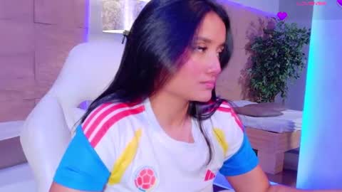 Snapshot of hannahmonttgomery chatting on July 2026 05:06:02 PM hannahmonttgomery Help me reach 100 Hands up online show from July 2026 05:06:02 PM