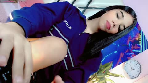 hannahsmit_ online show from December 2024 02:17:01 AM