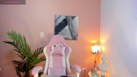 Hanna Miller  online show from April 2026 01:48:01 AM