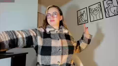 Snapshot of hannasofiax chatting on March 2026 02:55:01 PM hannasofia x Schedule 700 -1400GTM-5 online show from March 2026 02:55:01 PM