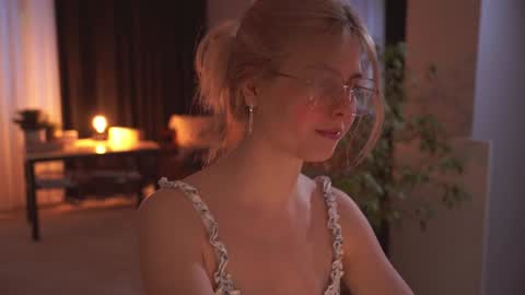 Snapshot of hannasthesia chatting on January 2025 05:05:01 AM Hanna online show from January 2025 05:05:01 AM