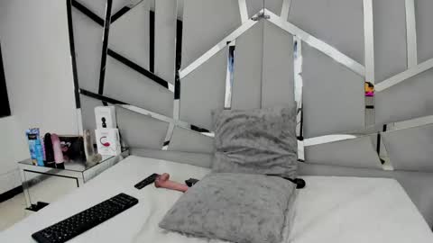 Snapshot of hanny_watson chatting on February 2025 04:23:02 PM hanny_watson online show from February 2025 04:23:02 PM