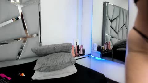 Snapshot of hanny_watson chatting on September 2025 02:50:01 PM hanny_watson online show from September 2025 02:50:01 PM