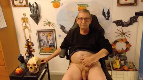 Snapshot of hansi63 chatting on October 2025 12:44:01 AM charly online show from October 2025 12:44:01 AM