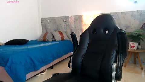 hanz_col online show from November 2025 11:19:01 AM