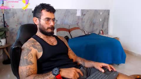 hanz_col online show from December 2025 03:31:01 PM