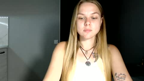 Snapshot of happy_fox_ chatting on June 2026 09:16:01 PM happy_fox_ online show from June 2026 09:16:01 PM