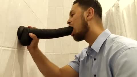Snapshot of happycock_9inch chatting on August 2026 05:40:01 PM Rommy2K online show from August 2026 05:40:01 PM