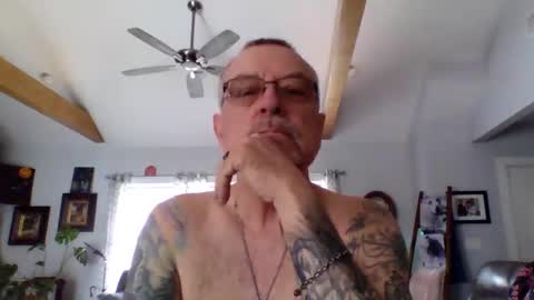 Snapshot of happynudist7373 chatting on April 2026 01:27:02 PM happynudist7373 online show from April 2026 01:27:02 PM