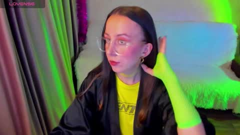 Snapshot of happystephanie chatting on January 2026 05:26:01 PM Stephanie online show from January 2026 05:26:01 PM