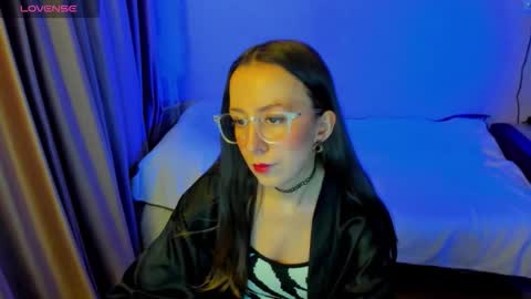 Snapshot of happystephanie chatting on March 2026 06:37:01 PM Stephanie online show from March 2026 06:37:01 PM