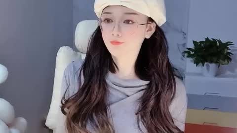 Snapshot of happysweetie168 chatting on December 2024 02:06:02 PM Daisy online show from December 2024 02:06:02 PM