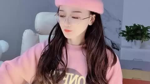 Snapshot of happysweetie168 chatting on December 2024 02:27:01 AM Daisy online show from December 2024 02:27:01 AM