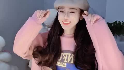 Snapshot of happysweetie168 chatting on December 2024 02:00:02 PM Daisy online show from December 2024 02:00:02 PM