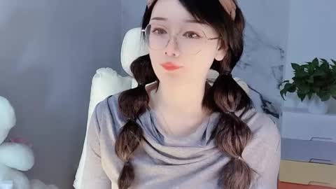 Snapshot of happysweetie168 chatting on December 2024 05:04:02 AM Daisy online show from December 2024 05:04:02 AM