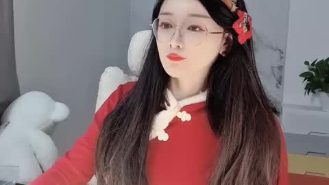 Snapshot of happysweetie168 chatting on February 2025 03:51:02 PM Daisy online show from February 2025 03:51:02 PM