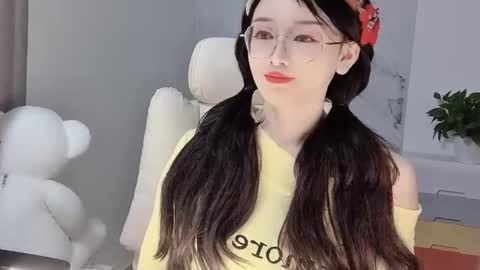 Snapshot of happysweetie168 chatting on February 2025 04:37:02 AM Daisy online show from February 2025 04:37:02 AM