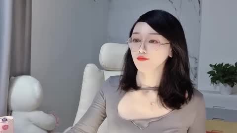 Snapshot of happysweetie168 chatting on March 2025 02:45:01 PM Daisy online show from March 2025 02:45:01 PM