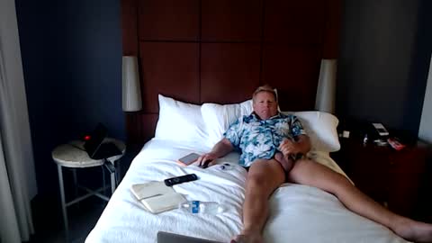 Snapshot of hardblondcouplehawaii chatting on November 2025 05:57:01 PM Steele and Cassie online show from November 2025 05:57:01 PM