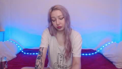 Emily online show from November 2025 11:04:02 PM