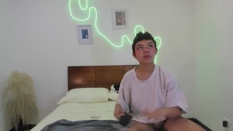 Snapshot of hardcoreheat_ind chatting on February 2026 11:32:01 PM kade and demi independent models online show from February 2026 11:32:01 PM