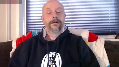 Snapshot of hardmrlazy chatting on December 2024 11:17:02 AM MrLazy online show from December 2024 11:17:02 AM