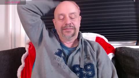 Snapshot of hardmrlazy chatting on January 2025 03:49:02 PM MrLazy online show from January 2025 03:49:02 PM