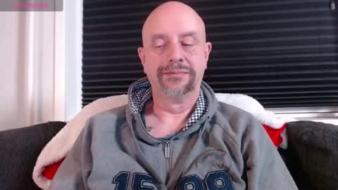 Snapshot of hardmrlazy chatting on January 2025 07:39:01 PM MrLazy online show from January 2025 07:39:01 PM