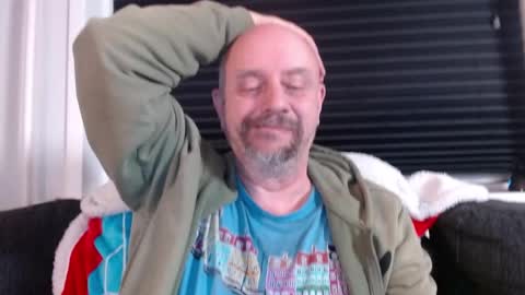 Snapshot of hardmrlazy chatting on January 2025 07:12:01 PM MrLazy online show from January 2025 07:12:01 PM