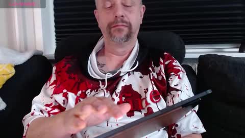 Snapshot of hardmrlazy chatting on February 2025 09:50:01 PM MrLazy online show from February 2025 09:50:01 PM