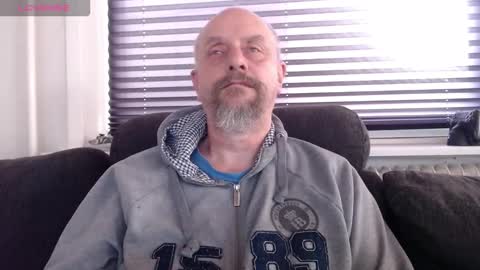 Snapshot of hardmrlazy chatting on September 2025 01:57:02 PM MrLazy online show from September 2025 01:57:02 PM