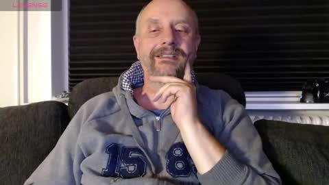 Snapshot of hardmrlazy chatting on September 2025 10:25:02 PM MrLazy online show from September 2025 10:25:02 PM