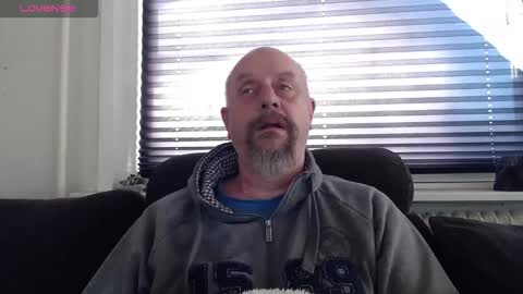 Snapshot of hardmrlazy chatting on November 2025 09:52:01 AM MrLazy online show from November 2025 09:52:01 AM