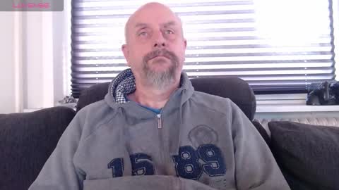 Snapshot of hardmrlazy chatting on November 2025 10:03:01 AM MrLazy online show from November 2025 10:03:01 AM