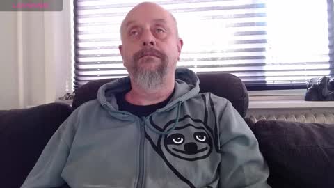 Snapshot of hardmrlazy chatting on November 2025 11:00:01 AM MrLazy online show from November 2025 11:00:01 AM