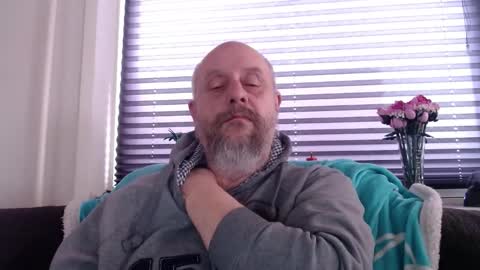 MrLazy online show from February 2026 09:27:02 AM