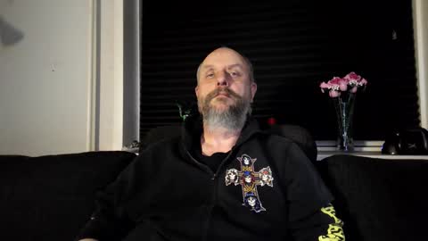 MrLazy online show from February 2026 07:01:02 PM