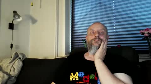 MrLazy online show from May 2026 06:36:02 PM