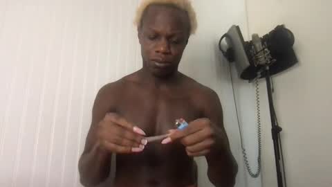 Hardy Lamour online show from December 2025 07:18:01 PM